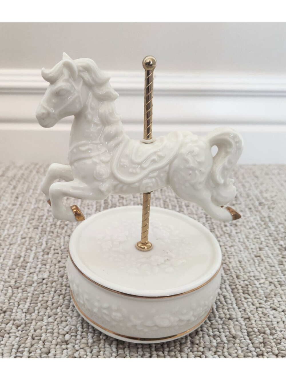 San Francisco Music Box Co. White & Gold Carousel Horse Porcelain Music Box VTG